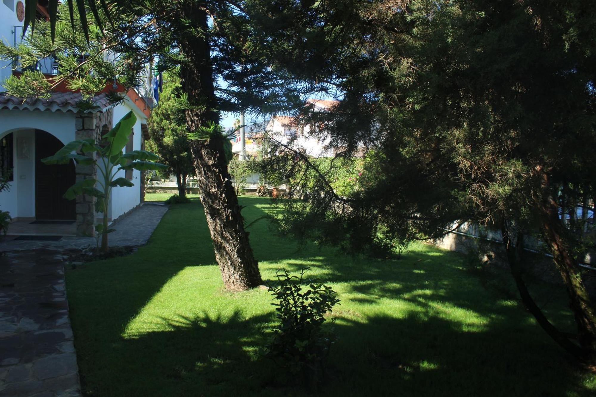 Los Flamingos Bed & Breakfast La Maddalena  ภายนอก รูปภาพ