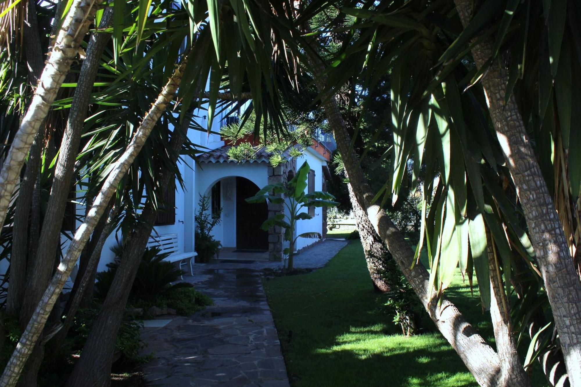 Los Flamingos Bed & Breakfast La Maddalena  ภายนอก รูปภาพ