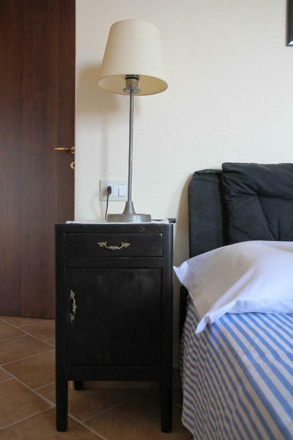 Los Flamingos Bed & Breakfast La Maddalena  ภายนอก รูปภาพ