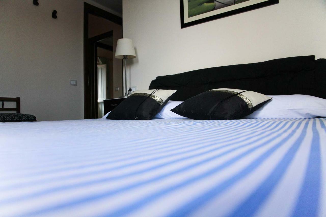 Los Flamingos Bed & Breakfast La Maddalena  ภายนอก รูปภาพ