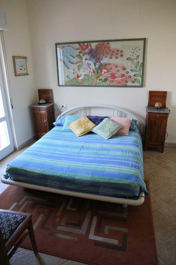 Los Flamingos Bed & Breakfast La Maddalena  ภายนอก รูปภาพ
